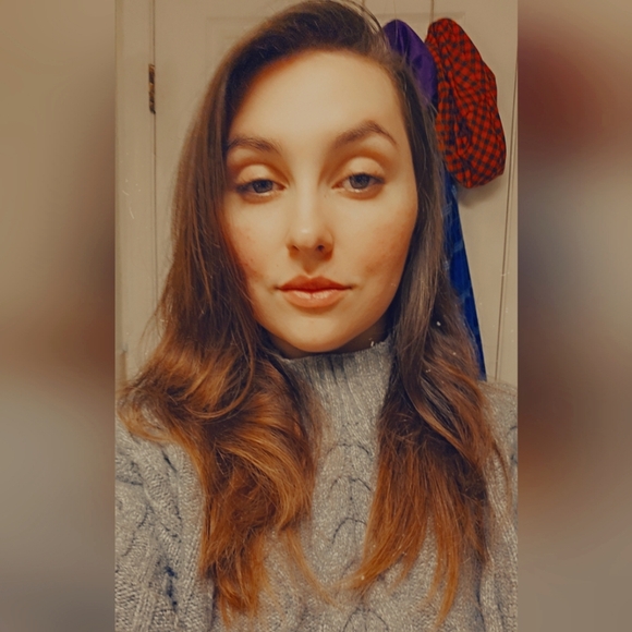 Meet your Posher, Brooke - Picture 2 of 4